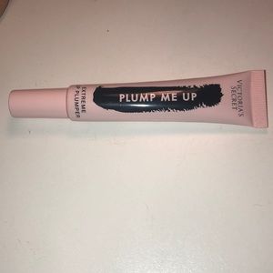 Victoria’s Secret plump me up a lip plumper